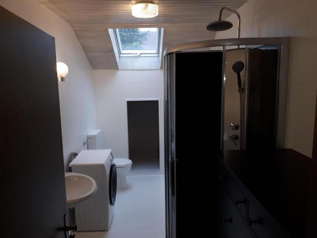 Karl-Stieler-Str. One Room In A 2 Room Appartment ; Lot Space Bruckmühl Eksteriør billede